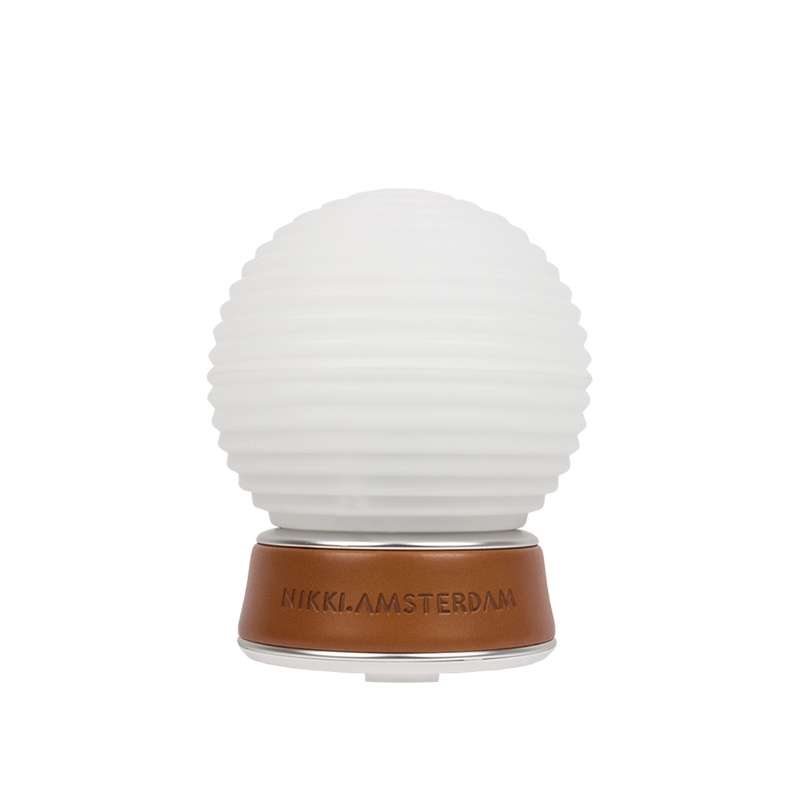 Nikki.Amsterdam The.Diffuser Color Luftbefeuchter mit LED Lampe und Öl (6x10ml)